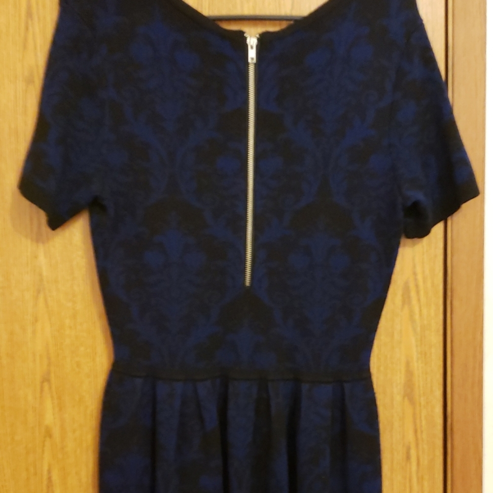 Knee Legnth Romeo and Juliet dress - Picture 2 of 3